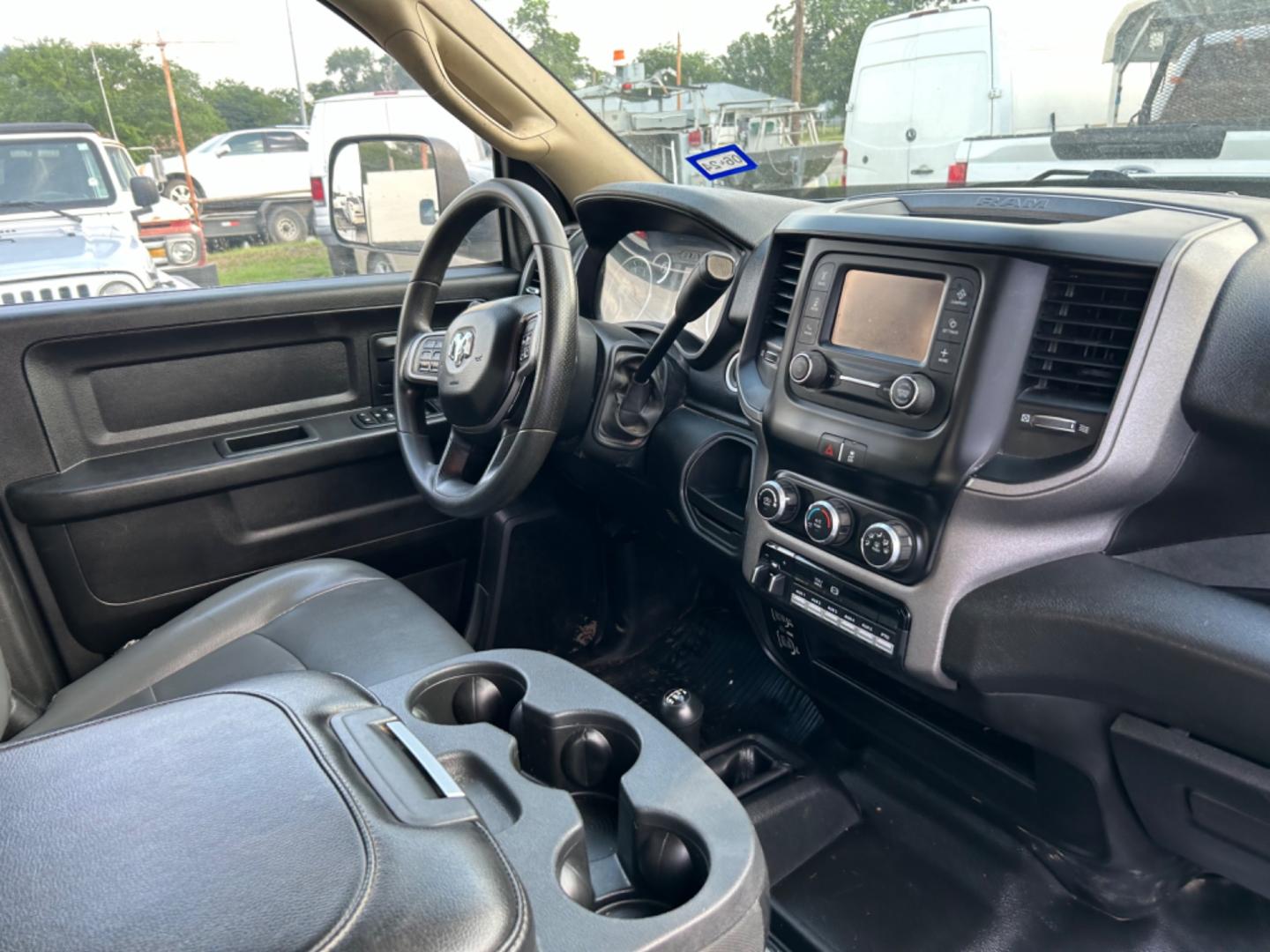 2020 White RAM 5500 Crew Cab LWB 4WD DRW (3C7WRNFL9LG) with an 6.7L L6 OHV 24V TURBO DIESEL engine, located at 1687 Business 35 S, New Braunfels, TX, 78130, (830) 625-7159, 29.655487, -98.051491 - Photo#3